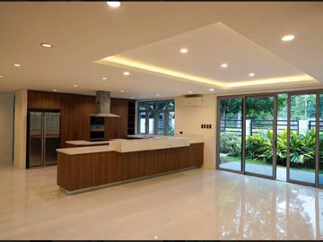 MANILA SOUTHWOODS 7 BEDROOM HOUSE