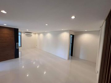 MANILA SOUTHWOODS 7 BEDROOM HOUSE