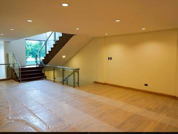 MANILA SOUTHWOODS 7 BEDROOM HOUSE