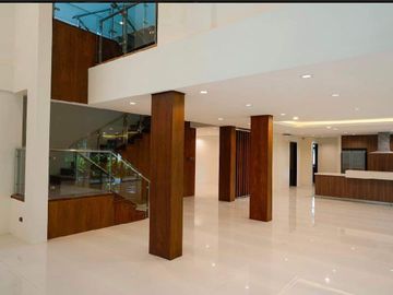 MANILA SOUTHWOODS 7 BEDROOM HOUSE
