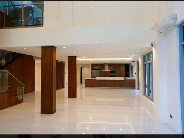 MANILA SOUTHWOODS 7 BEDROOM HOUSE