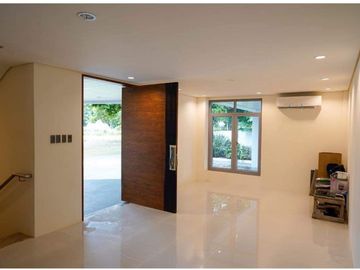 MANILA SOUTHWOODS 7 BEDROOM HOUSE