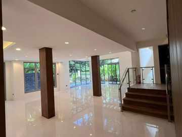 MANILA SOUTHWOODS 7 BEDROOM HOUSE