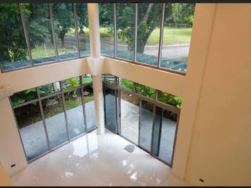 MANILA SOUTHWOODS 7 BEDROOM HOUSE