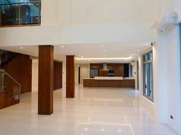 MANILA SOUTHWOODS 7 BEDROOM HOUSE