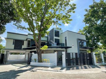 MANILA SOUTHWOODS 7 BEDROOM HOUSE