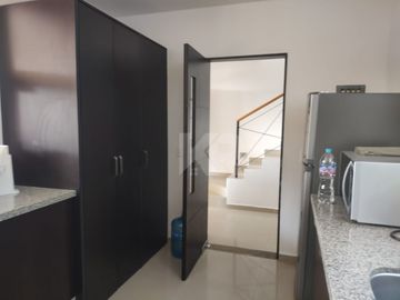 CASA CON APANTLE DENTRO DE CONDOMINIO EN RENTA EN SUMIYA JIUTEPEC