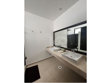 CASA CON APANTLE DENTRO DE CONDOMINIO EN RENTA EN SUMIYA JIUTEPEC