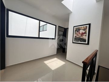 CASA CON APANTLE DENTRO DE CONDOMINIO EN RENTA EN SUMIYA JIUTEPEC