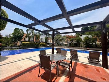 CASA CON APANTLE DENTRO DE CONDOMINIO EN RENTA EN SUMIYA JIUTEPEC