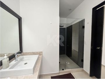 CASA CON APANTLE DENTRO DE CONDOMINIO EN RENTA EN SUMIYA JIUTEPEC