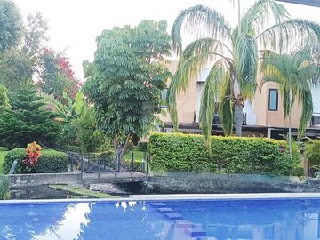 CASA CON APANTLE DENTRO DE CONDOMINIO EN RENTA EN SUMIYA JIUTEPEC