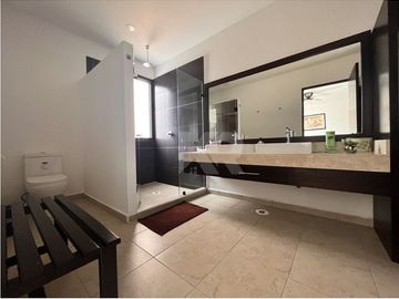 CASA CON APANTLE DENTRO DE CONDOMINIO EN RENTA EN SUMIYA JIUTEPEC