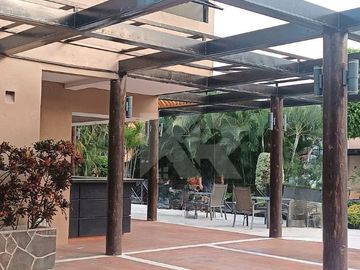CASA CON APANTLE DENTRO DE CONDOMINIO EN RENTA EN SUMIYA JIUTEPEC