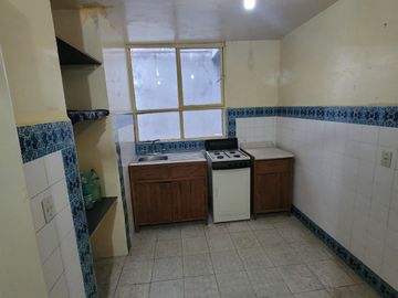Local comercial y 5 departamentos en venta en zona centro.