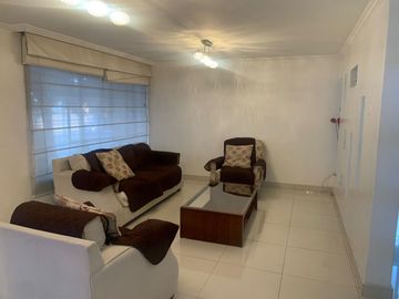GUILLERMO MORALES vende gran casa, una excelente oportunidad, Mariana de Jesús.