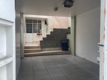 GUILLERMO MORALES vende gran casa, una excelente oportunidad, Mariana de Jesús.