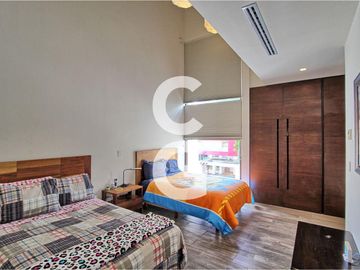 Casa en Venta en Cancun en Residencial Villa Magna Con Amplio Jardin
