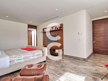 Casa en Venta en Cancun en Residencial Villa Magna Con Amplio Jardin