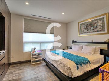 Casa en Venta en Cancun en Residencial Villa Magna Con Amplio Jardin