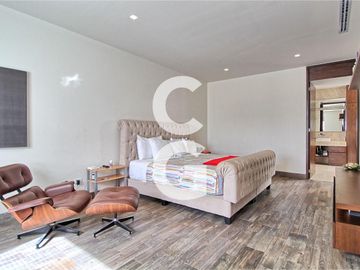 Casa en Venta en Cancun en Residencial Villa Magna Con Amplio Jardin