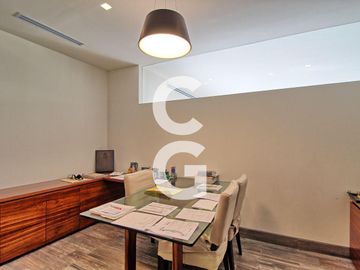 Casa en Venta en Cancun en Residencial Villa Magna Con Amplio Jardin