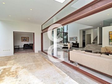 Casa en Venta en Cancun en Residencial Villa Magna Con Amplio Jardin