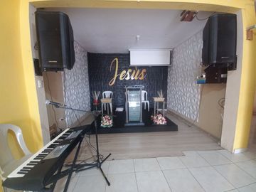 CASA DE TRES DEPARTAMENTOS Y LOCAL COMERCIAL EN VENTA SECTOR LAS ORQUIDEAS