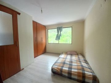 CASA DE TRES DEPARTAMENTOS Y LOCAL COMERCIAL EN VENTA SECTOR LAS ORQUIDEAS
