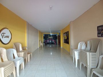 CASA DE TRES DEPARTAMENTOS Y LOCAL COMERCIAL EN VENTA SECTOR LAS ORQUIDEAS