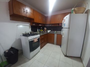 CASA DE TRES DEPARTAMENTOS Y LOCAL COMERCIAL EN VENTA SECTOR LAS ORQUIDEAS