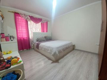 CASA DE TRES DEPARTAMENTOS Y LOCAL COMERCIAL EN VENTA SECTOR LAS ORQUIDEAS