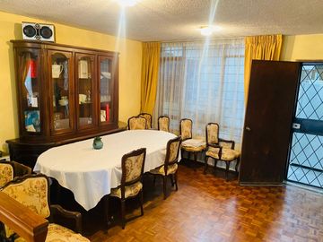 CASA EN VENTA SECTOR JIPIJAPA/ RIOCENTRO