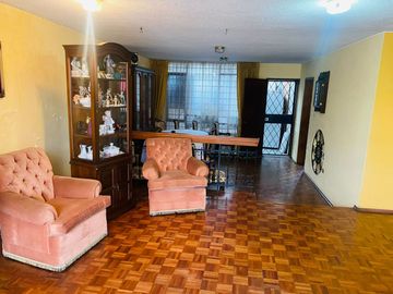 CASA EN VENTA SECTOR JIPIJAPA/ RIOCENTRO