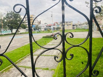 CASA EN VENTA SECTOR JIPIJAPA/ RIOCENTRO