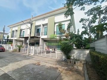 หมู่บ้านเนอวานา คัฟเวอร์ อ่อนนุช 65 (NIRVANA – SINGHA ESTATE PCL.) ขายด่วน ทาวน์โฮม 2 ชั้น แปลงมุม เนื้อที่ 33.60 ตร.ว บ้านสวย ทำเลดี การเดินทางสะดวก
