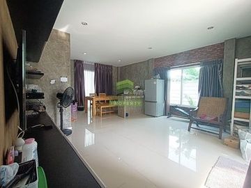 หมู่บ้านเนอวานา คัฟเวอร์ อ่อนนุช 65 (NIRVANA – SINGHA ESTATE PCL.) ขายด่วน ทาวน์โฮม 2 ชั้น แปลงมุม เนื้อที่ 33.60 ตร.ว บ้านสวย ทำเลดี การเดินทางสะดวก