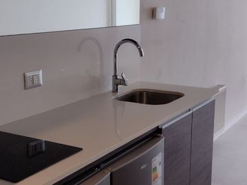 Arriendo dpto estudio en Reñacamar II $445.000