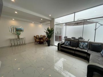 Venta Casa de Playa y 4 minidepartamentos
