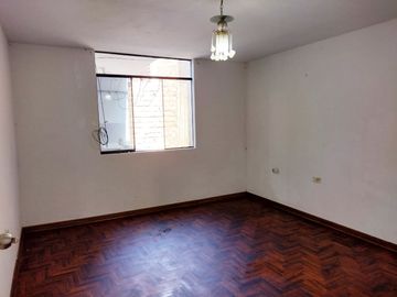 VENTA DE CASA DE 2 PISOS EN EL CALLAO