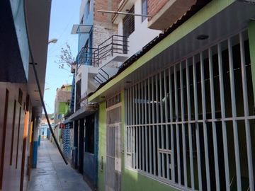 VENTA DE CASA DE 2 PISOS EN EL CALLAO