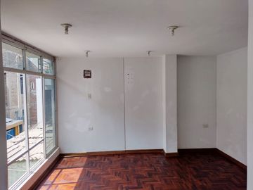VENTA DE CASA DE 2 PISOS EN EL CALLAO