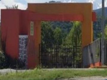 Hermosa CASA ADJ S POS,  Blvd. Alta Tensión, Privada Lirio , Fracc Rancho La Flor , Xochitepec, Morelos
