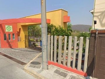Hermosa CASA ADJ S POS,  Blvd. Alta Tensión, Privada Lirio , Fracc Rancho La Flor , Xochitepec, Morelos