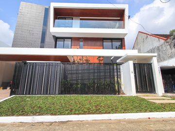 House and Lot for sale in Capitol Hills Quezon City