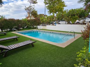 Lomas de Montemar, dúplex, 4 dormitorios + estar, terraza cerrada