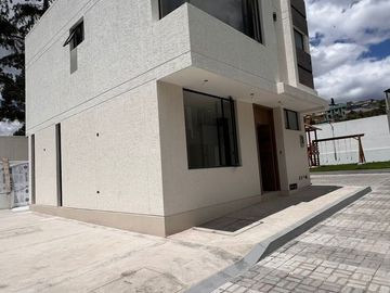 VENTA CASA NUEVA  DE 3 Y 4 DORMITORIOS, LA ARMENIA II, VALLE DE LOS CHILLOS, QUITO, ECUADOR