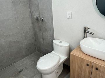 CASA EN VENTA URIANGATO GUANAJUATO MÈXICO