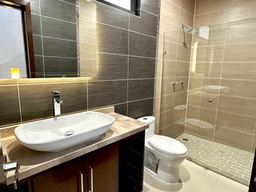 CASA EN VENTA FRACC BOSQUES DE SANTA ANITA, COTO 1