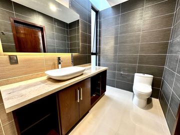 CASA EN VENTA FRACC BOSQUES DE SANTA ANITA, COTO 1